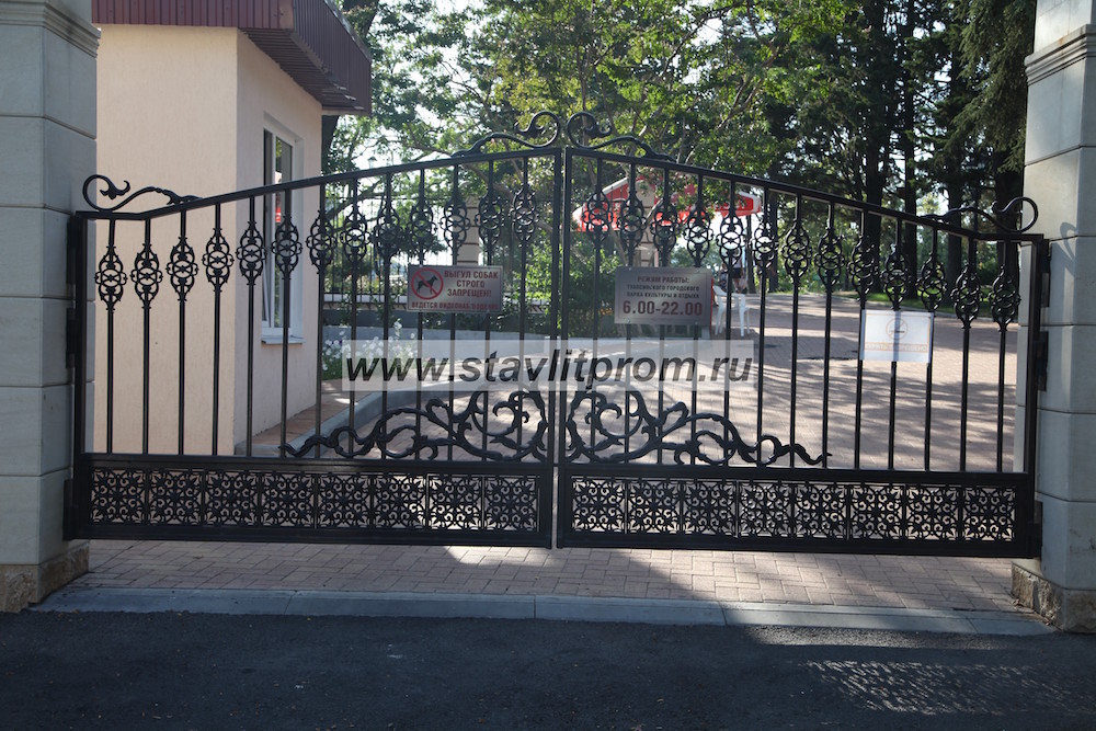 Чугунные ворота г.Туапсе